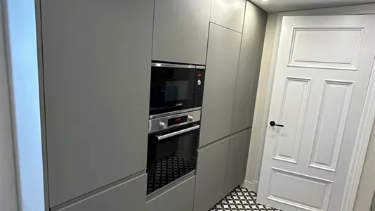 Rooms in Madrid Centro - photo 9