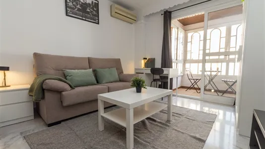 Rooms in Málaga - photo 6