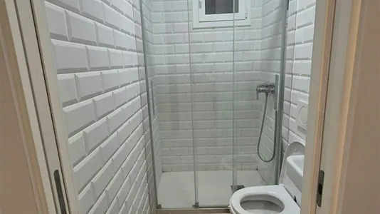 Rooms in Barcelona Sants-Montjuïc - photo 8