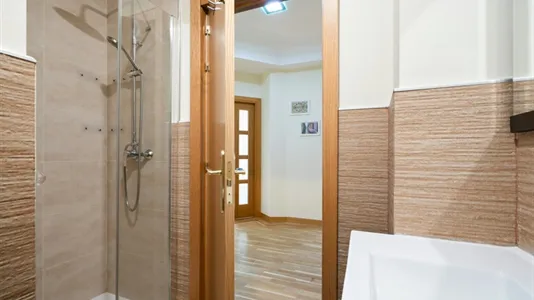 Rooms in Madrid Salamanca - photo 9