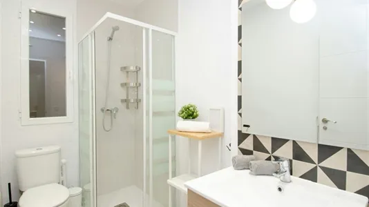 Rooms in Madrid Salamanca - photo 9