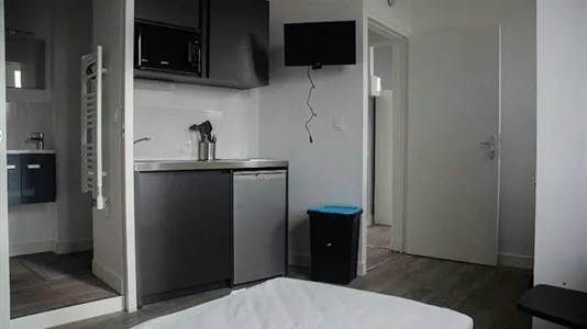 Rooms in Poitiers - photo 2