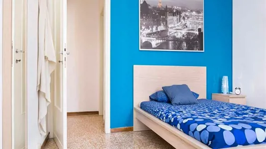 Rooms in Milano Zona 8 - Fiera, Gallaratese, Quarto Oggiaro - photo 2