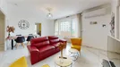 Room for rent, Lyon, Auvergne-Rhône-Alpes, &lt;span class=&quot;blurred street&quot; onclick=&quot;ProcessAdRequest(9420733)&quot;&gt;&lt;span class=&quot;hint&quot;&gt;See streetname&lt;/span&gt;[xxxxxxxxxxxxx]&lt;/span&gt;