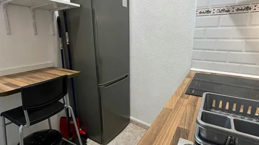 Rooms in Barcelona Ciutat Vella - photo 7