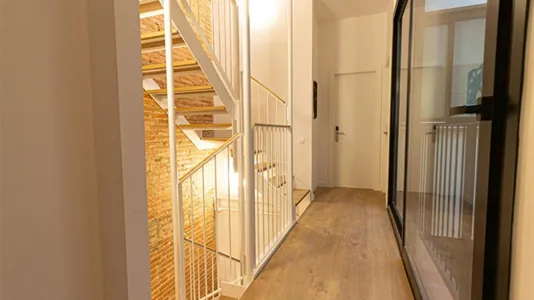 Rooms in Barcelona Sants-Montjuïc - photo 8