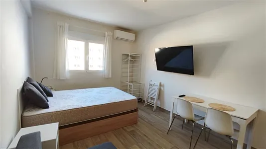 Houses in Madrid Arganzuela - photo 4