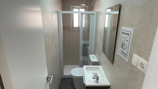 Rooms in Málaga - photo 4