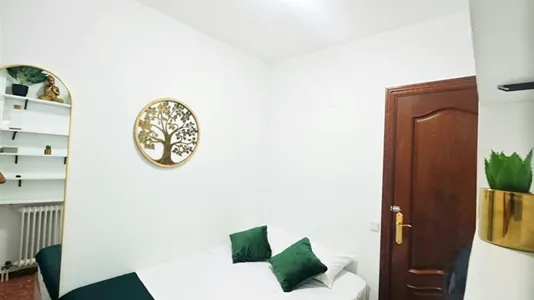 Rooms in Barcelona Eixample - photo 1