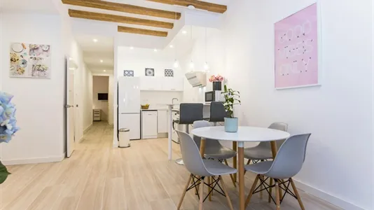 Rooms in Barcelona Ciutat Vella - photo 10