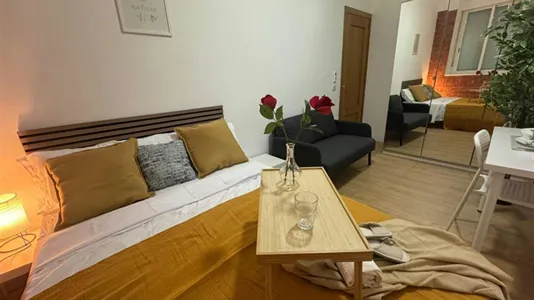 Rooms in Madrid Centro - photo 8