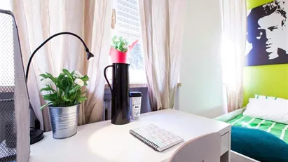 Room for rent in Milano Zona 6 - Barona, Lorenteggio, Milan