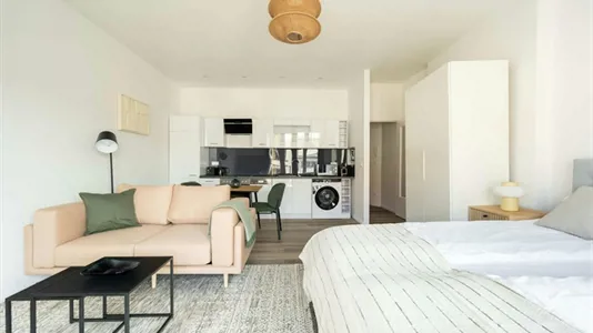 Apartments in Berlin Charlottenburg-Wilmersdorf - photo 2