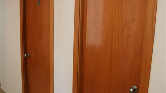 Rooms in Barcelona Ciutat Vella - photo 8