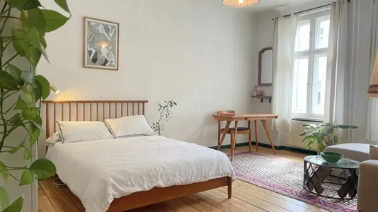 Apartments in Berlin Neukölln - photo 1