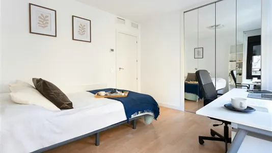 Rooms in Madrid Chamberí - photo 2