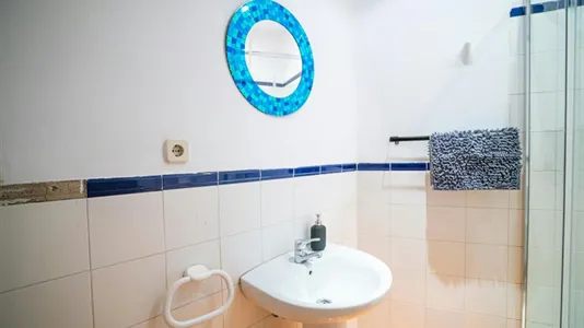 Rooms in Madrid Centro - photo 9