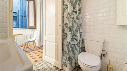Rooms in Barcelona Eixample - photo 8