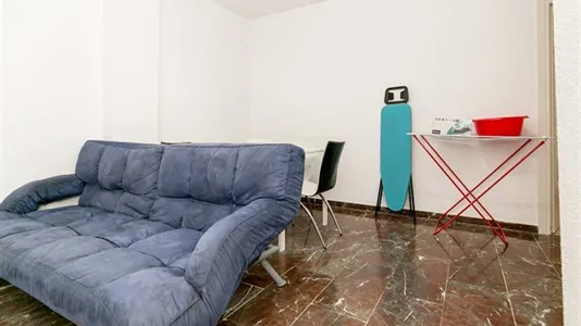Rooms in Granada - photo 6