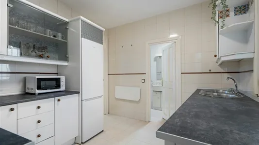 Rooms in Madrid Chamartín - photo 9