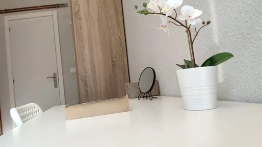 Rooms in Madrid Puente de Vallecas - photo 5