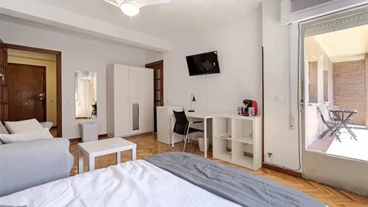 Rooms in Guadalajara - photo 6