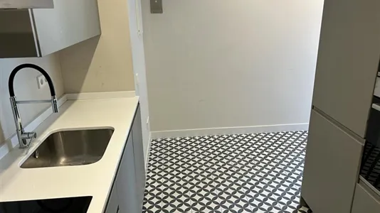 Rooms in Madrid Centro - photo 8