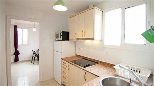 Rooms in Barcelona Sants-Montjuïc - photo 4