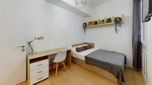 Rooms in Madrid Chamberí - photo 5