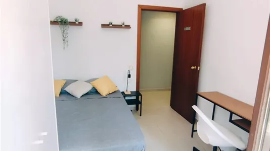 Rooms in Barcelona Ciutat Vella - photo 4