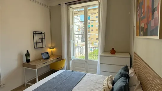 Rooms in Barcelona Eixample - photo 7