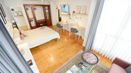 Rooms in Bilbao - photo 4