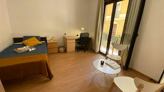 Rooms in Valencia Ciutat Vella - photo 7