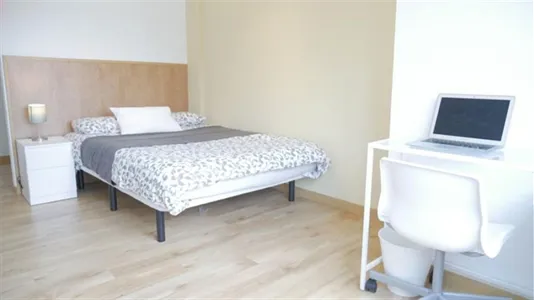 Rooms in Barcelona Eixample - photo 9