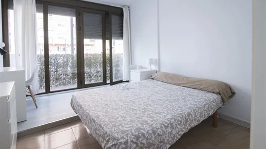 Rooms in el Camí de Vera - photo 2