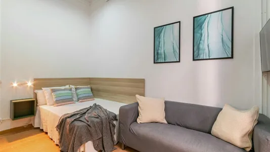 Rooms in Barcelona Ciutat Vella - photo 5