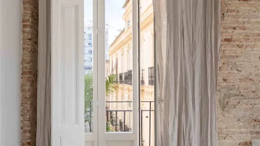 Rooms in Valencia Ciutat Vella - photo 8