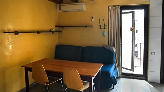 Rooms in Barcelona Ciutat Vella - photo 7