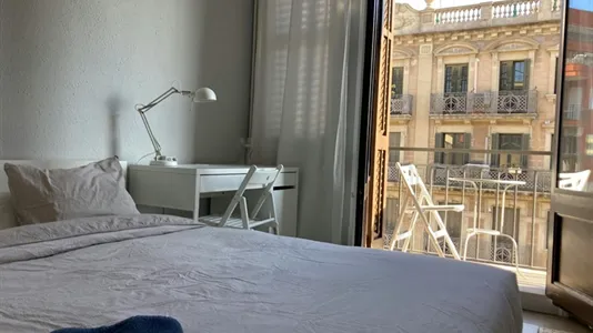 Rooms in Barcelona Eixample - photo 10