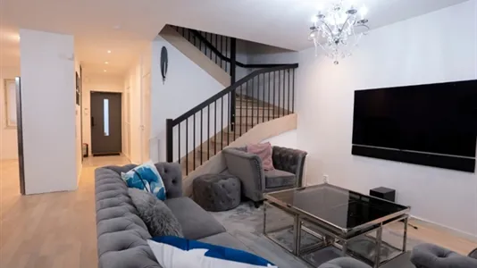 Houses in Södertälje - photo 11