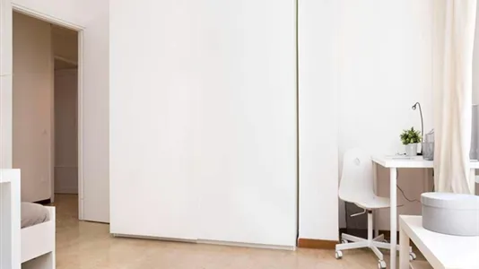 Rooms in Milano Zona 8 - Fiera, Gallaratese, Quarto Oggiaro - photo 6