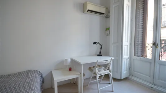 Rooms in Madrid Centro - photo 6