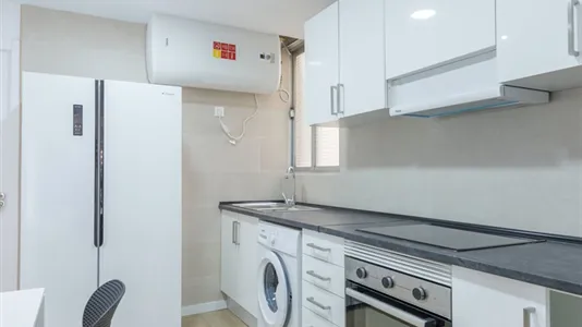 Rooms in el Camí de Vera - photo 8