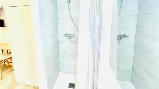 Rooms in Madrid Centro - photo 6