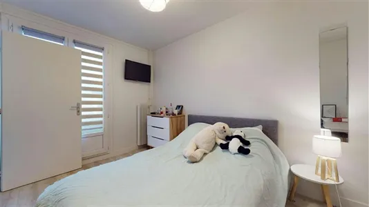 Rooms in Grenoble - photo 2