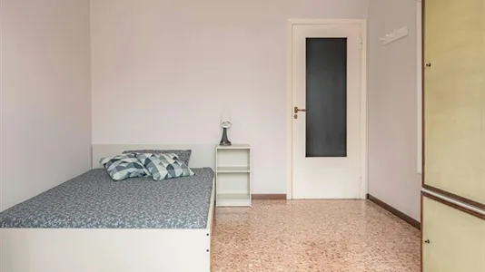 Rooms in Milano Zona 2 - Stazione Centrale, Gorla, Turro, Greco, Crescenzago - photo 2