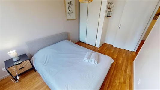 Rooms in Grenoble - photo 2