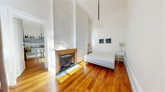 Rooms in Lyon - photo 2