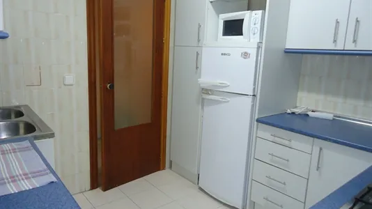 Rooms in Córdoba - photo 7