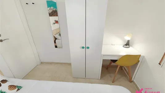 Rooms in Granada - photo 4